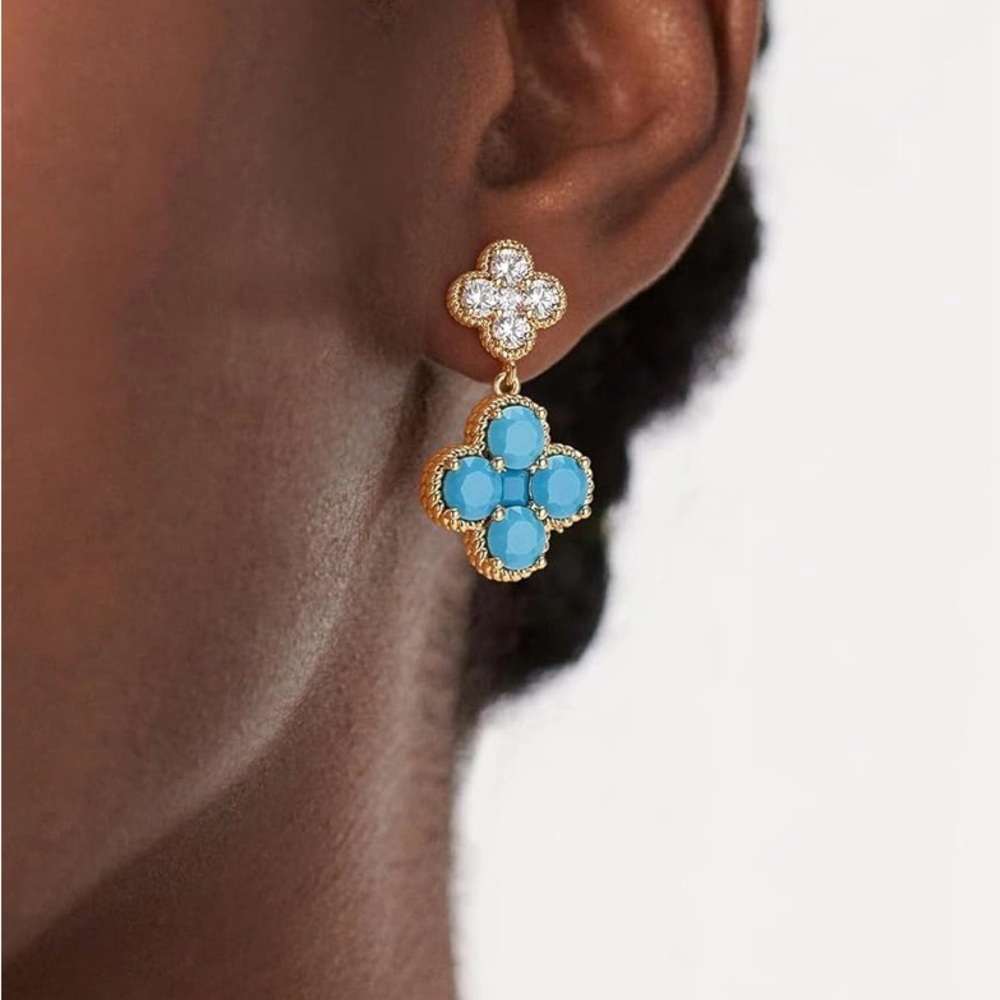 Gold Cz Leaf Stud Earrings - Picture 4 of 6